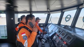 Sebanyak 103 penumpang kapal Virgo 8 berhasil dievakuasi setelah hilang kontak di Laut Jawa. Pencarian dilakukan setelah cuaca buruk.