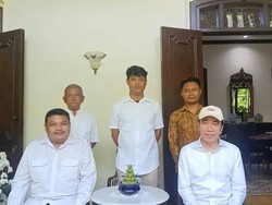 Kader PDIP Surabaya Ini Dipecat Usai Sowan ke Rumah Jokowi