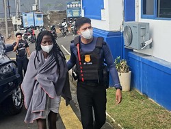 Perempuan Uganda Linglung Diamankan Usai Masuki Rumah Warga Tabanan