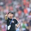 Pelatih Persija Jakarta Shin Tae-yong memberikan arahan kepada anak didiknya saat bertnading melawan Persib Bandung pada laga Liga 1 2026/2027 di Stadion Gelora Bung Karno (GBK) Senayan, Jakarta, Sabtu (12/9/2026). Persija Jakarta menang atas Persib