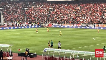 Berita Panas dari Dunia Sport CNN : Momen Hangat Arhan dan Ragnar di Persija vs Persib