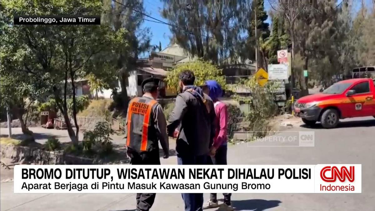 VIDEO: Bromo Ditutup, Wisatawan Nekat Memasuki Kawasan Dihalau Polisi