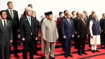 Momen Sesi Foto BRICS, Prabowo Sejajar Xi Jinping-Putin