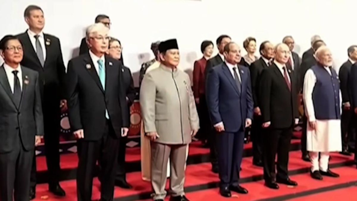 Momen Sesi Foto BRICS, Prabowo Sejajar Xi Jinping-Putin