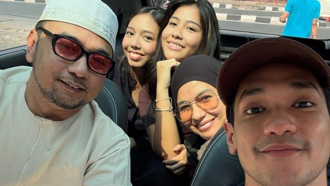 Keseruan Bebi Romeo Bikin Konten Mukbang Mie Ayam di Mobil, Afgan hingga Feni Rose Jadi Bintang Tamu