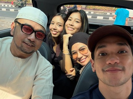 Keseruan Bebi Romeo Bikin Konten Mukbang Mie Ayam di Mobil, Afgan hingga Feni Rose Jadi Bintang Tamu