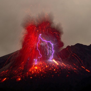 10 Letusan Gunung Terdahsyat di Indonesia Sepanjang Sejarah