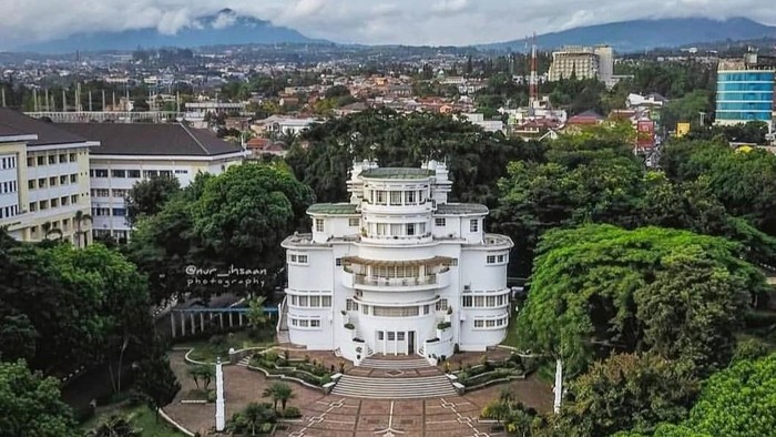 Daftar Universitas dengan Jurusan Pendidikan Terbaik di Indonesia 2026 versi QS World University