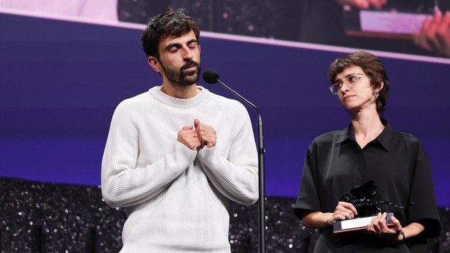Directors Yuval Abraham and Rachel Szor receive the Special Jury Award for