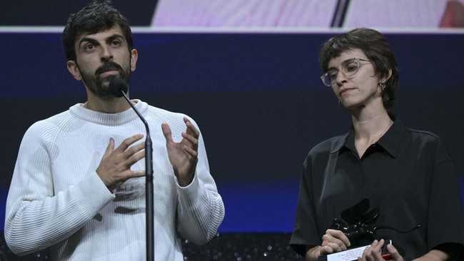 Director Yuval Abraham and Director Rachel Szor receive the Special Jury Prize for