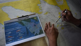 Tim SAR perpanjang pencarian lima jurnalis dan tiga ABK yang hilang di Selat Sunda selama tiga hari hingga 17 September 2026.