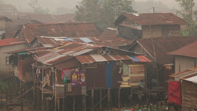 FOTO: Kabut Asap Karhutla Selimuti Pontianak