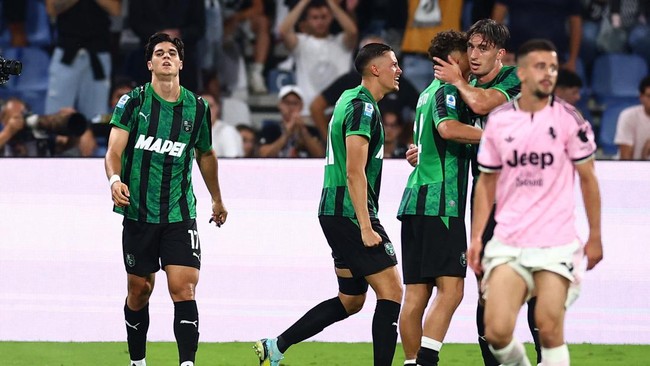 Soccer Football - Serie A - U.S. Sassuolo v Juventus - Mapei Stadium - Citta del Tricolore, Reggio Emilia, Italy - September 13, 2026 U.S. Sassuolo's Vasilije Adzic celebrates scoring their third goal REUTERS/Guglielmo Mangiapane