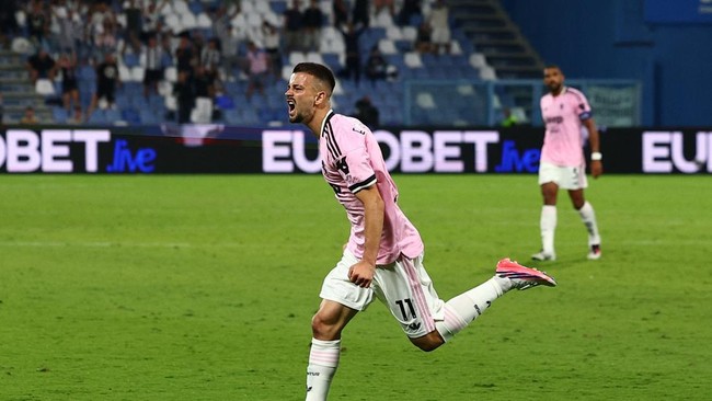 Soccer Football - Serie A - U.S. Sassuolo v Juventus - Mapei Stadium - Citta del Tricolore, Reggio Emilia, Italy - September 13, 2026 Juventus' Edon Zhegrova celebrates scoring their first goal REUTERS/Guglielmo Mangiapane