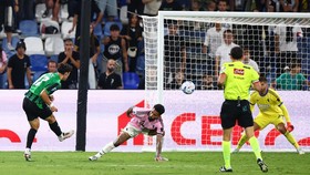 Vasilije Adzic mencetak gol kemenangan Sassuolo atas Juventus di Liga Italia.