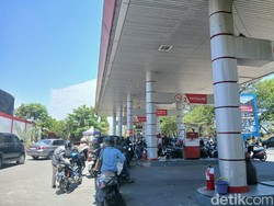 Ojol Bebas Aturan Ganjil Genap Isi BBM Subsidi di SPBU Makassar