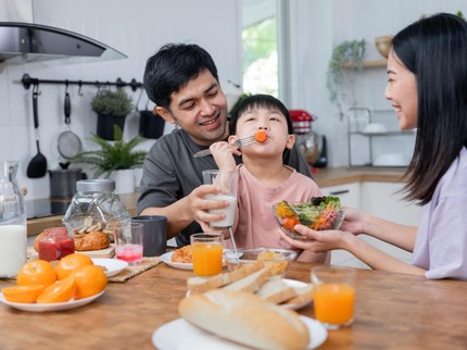 Cara Menerapkan Smart Parenting dengan Memilih Nutrisi Anak yang Tepat Tanpa Ribet