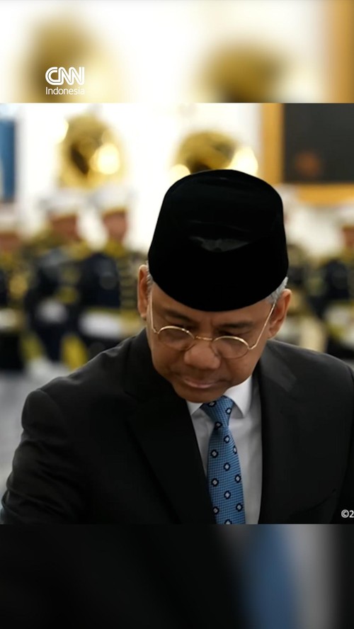 Presiden Prabowo Subianto resmi melantik Suahasil Nazara sebagai menteri keuangan pada Senin (14/9).