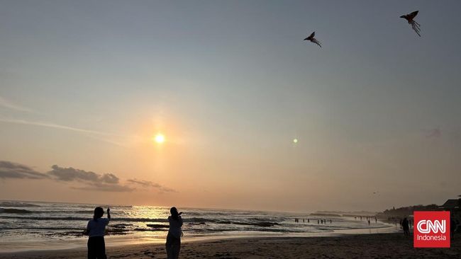 Canggu dikenal sebagai kawasan yang ramai dan kehidupan malamnya. Namun, ada sisi lain yang tenang yang bisa ditemukan.