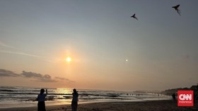 Canggu dikenal sebagai kawasan yang ramai dan kehidupan malamnya. Namun, ada sisi lain yang tenang yang bisa ditemukan.