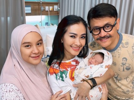 Potret Anak Kedua Rizki DA dan Istri Hersa Rahayu yang Baru Lahir