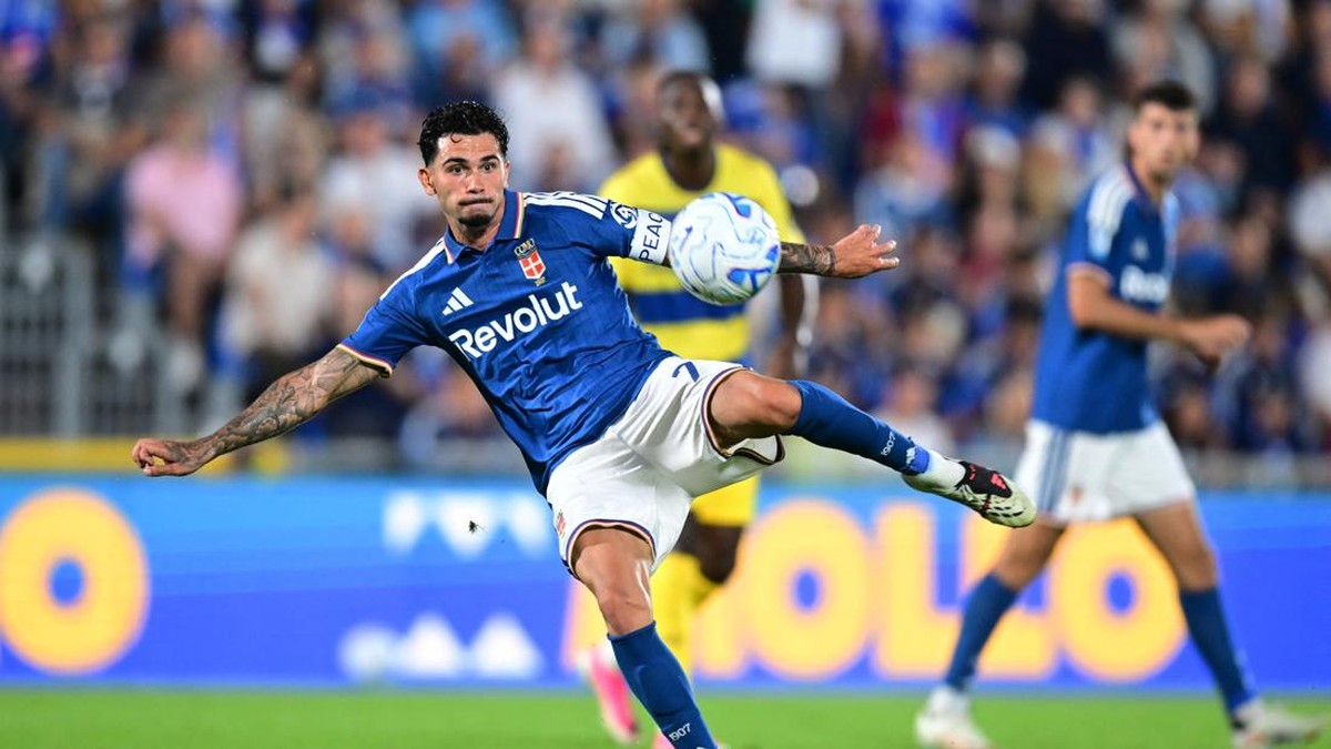 Soccer Football - Serie A - Como v Parma - Stadio Giuseppe Sinigaglia, Como, Italy - September 14, 2026 Como's Lucas Da Cunha in action REUTERS/Daniele Mascolo