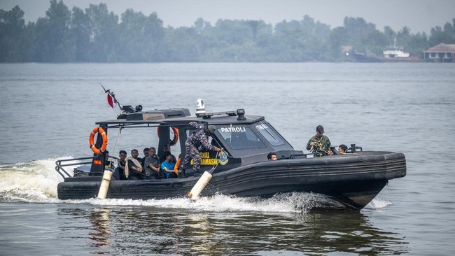 Evakuasi Puluhan Korban KMP Virgo Transport 8 Terus Berlangsung