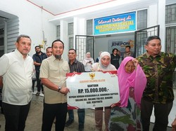 Gubernur Sulsel Bantu 3 Korban Kebakaran di Jeneponto