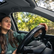 7 Hal yang Bisa Kamu Ketahui tentang Seseorang saat Naik Mobil Bersamanya