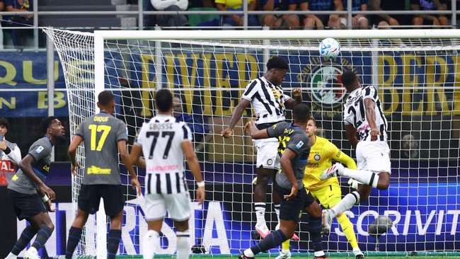Soccer Football - Serie A - Inter Milan v Udinese - San Siro, Milan, Italy - September 14, 2026 Udinese's James Abankwah scores their first goal REUTERS/Claudia Greco