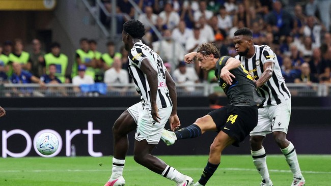 Soccer Football - Serie A - Inter Milan v Udinese - San Siro, Milan, Italy - September 14, 2026 Inter Milan's Pio Esposito scores their fourth goal REUTERS/Claudia Greco