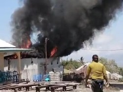 PLTS Terbakar di Ngada, Ratusan Rumah-Fasum Terdampak