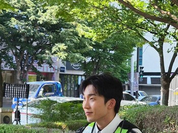 Lee Sang Yi resmi menyelesaikan tugasnya sebagai anggota kepolisian sejak drama terbaru yang diperankannya yakni 'A Bona Fide Killer' tamat dengan mencetak rating dua digit sebesar 10,7% pada (12/9) kemarin./ Foto: instagram.com/leesangyi_
