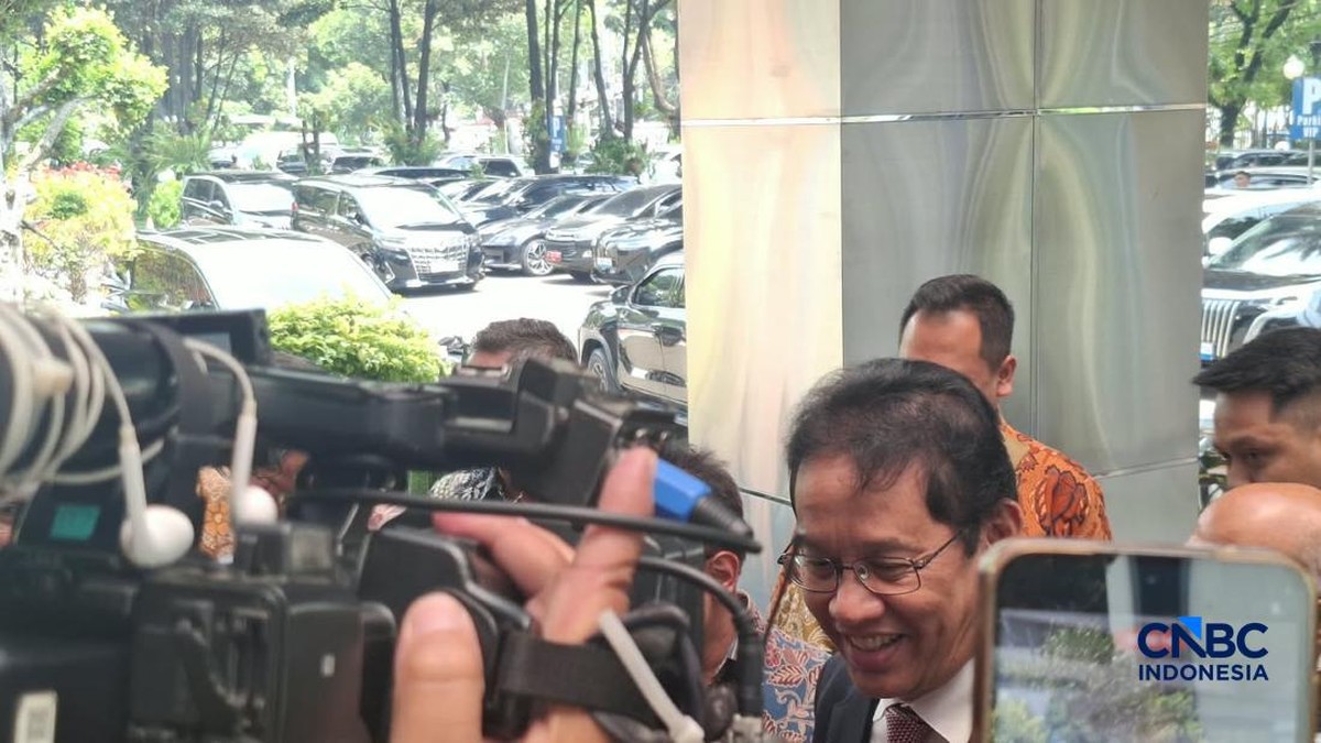 Purbaya Tiba di Kemenkeu, Lempar Senyum Jelang Sertijab ke Suahasil