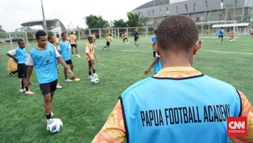 Liputan Olahraga CNN Sport : FOTO: Mengintip Latihan di Papua Football Academy