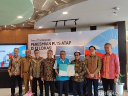 13 Gerai Transmart Resmi Pasang PLTS Atap, Jadi Pelopor Green Retail di RI