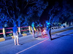 Pemotor Wanita Tewas Terlindas Truk di Jalan Trans Mamuju