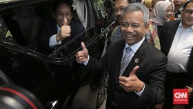 Menteri Keuangan Suahasil Nazara  dan Mantan Menteri Keuangan Purbaya Yudhi Sadewa saat acara Serah Terima Jabatan Menteri Keuangan di Gedung Juanda II, Kementerian Kuangan, Jakarta, Selasa (15/09/2026). CNNIndonesia/Adhi Wicaksono