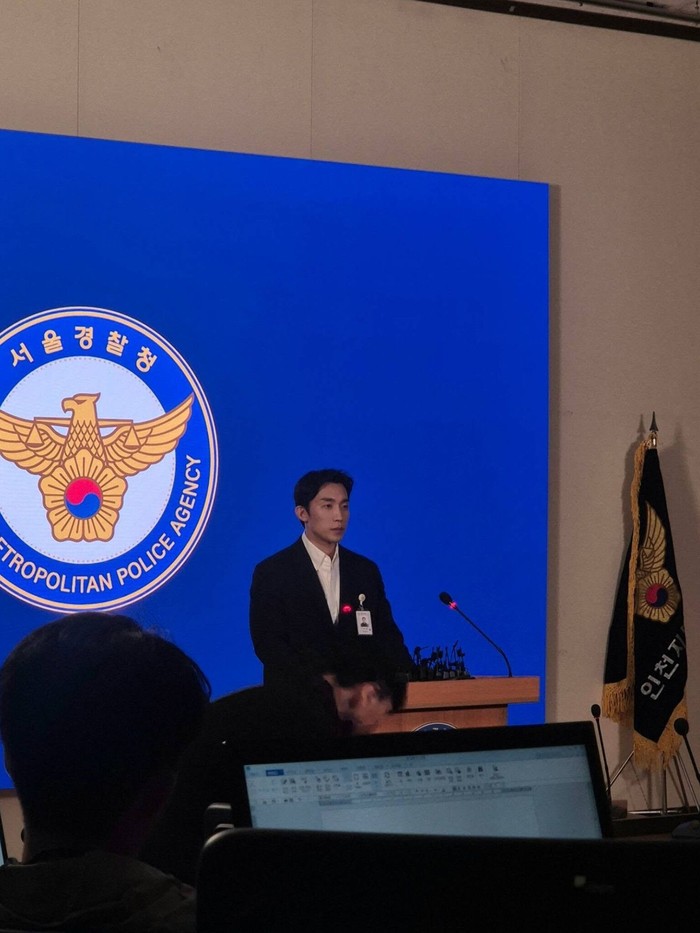Rasa terima kasih Lee Sang Yi ucapkan untukpenonton yang setia menyaksikan proyek drama terbarunya sepanjang musim panas ini. Sang aktor resmi mengakhiri perannya dengan salam khas polisi yang tertulis di postingan terakhir./ Foto: instagram.com/leesangyi