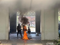 Gejolak Mahasiswa UINSA Tolak Rektor Diduga Suap Kopertais Menjabat Lagi