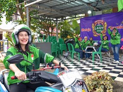 Cerita Ayu Ting Ting Nongkrong Bareng Komunitas Lady Grab Usai Mobil Mogok