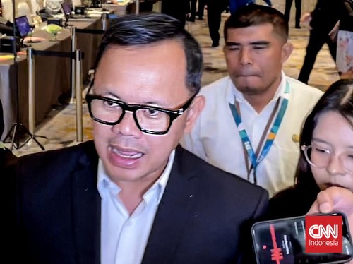 Wakil Menteri Dalam Negeri Bima Arya Sugiarto dalam Urban Climate Forum 2026 di Hotel Pullman, Jakarta Pusat, Rabu (16/9).