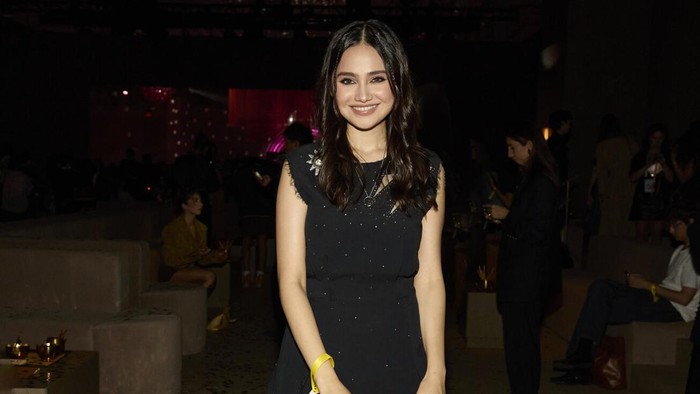 Get The Look: Inspirasi Gaya Edgy dengan Dress dari Syifa Hadju