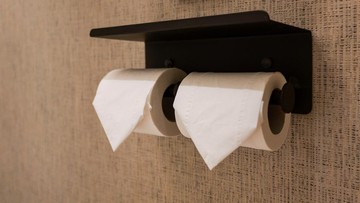 Bukan Sekadar Estetik! Ternyata Ini Makna Rahasia Lipatan Segitiga Tisu Kamar Mandi Hotel