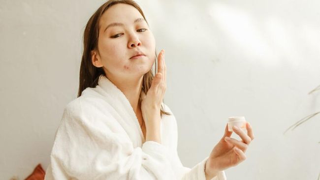 5 Alasan Kamu Tidak Boleh Skip Moisturizer