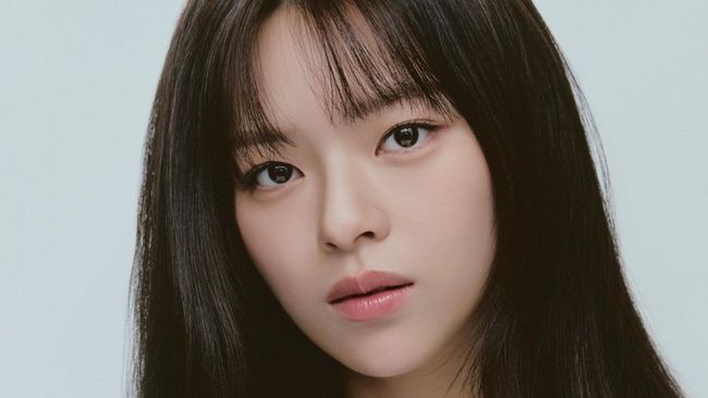 Siap Berkarier, Jeongyeon TWICE Tampil Menawan di Profil Baru VARO Entertainment