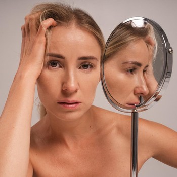 Segera Batasi, 6 Kebiasaan yang Diam-Diam Mempercepat Penuaan