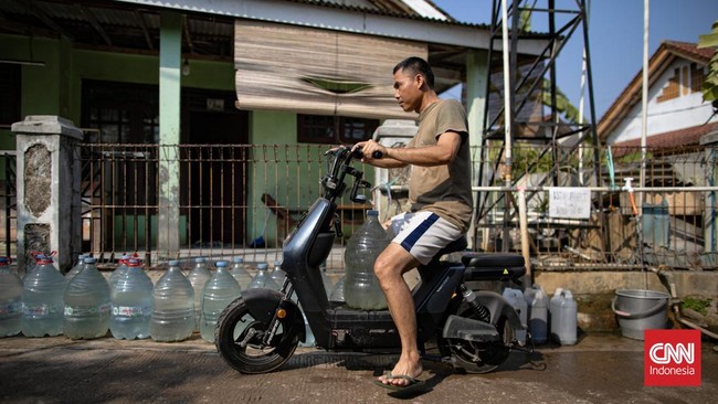 Kekeringan Melanda, Warga Mulai Andalkan Sumber Air Terbatas