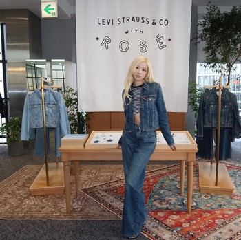Beri Sentuhan Personal, Levi's Rilis Kolaborasi 'The Original Girl' bersama Rose BLACKPINK