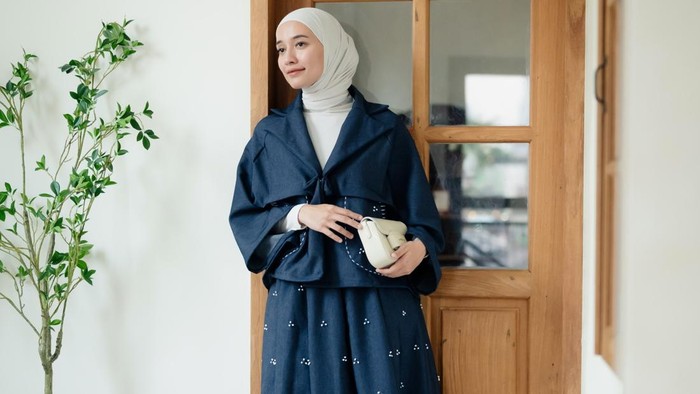 Get The Look: Inspirasi Outfit Formal Stylish ala Mega Iskanti